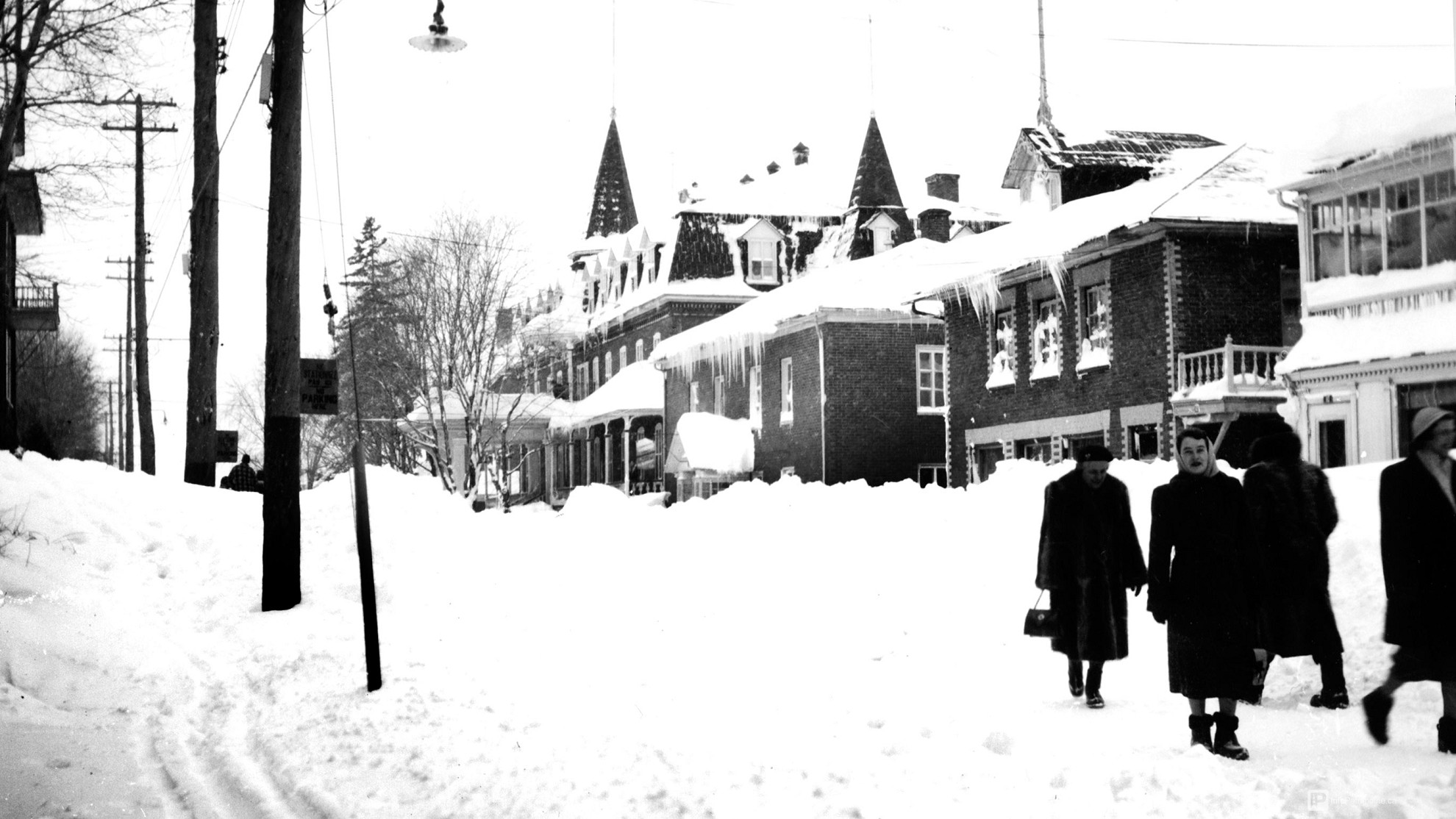 Rivière-du-Loup - Musée du Bas-Saint-Laurent, rue de la Cour vers 1945 - Fonds Joseph-Adélard Boucher, Jab0507a.