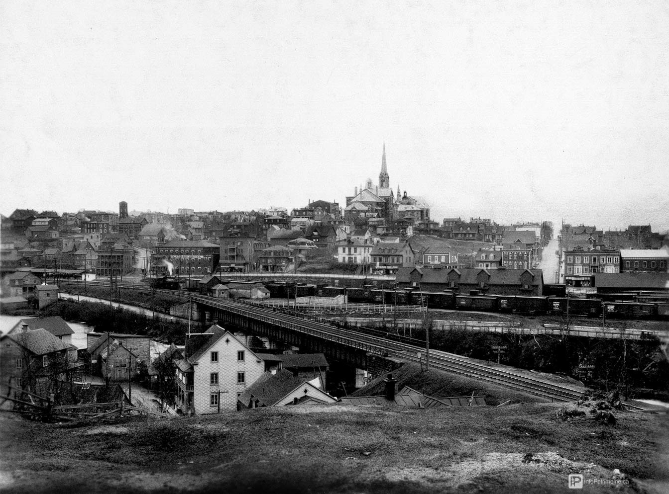 Rivière-du-Loup - Quartier Saint-Ludger (Auteur : Album historique de la Ville (no 2 Saint-Ludger))